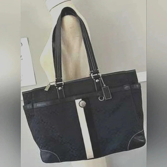 AUTHENTIC Coach voyager duffle bag x large travel signature C jacquard - Picture 1 of 8